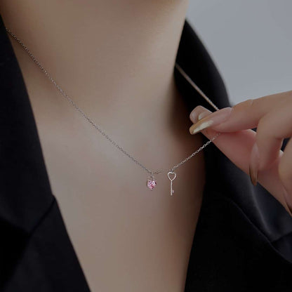 [AuraEcho]Unique Heart Shape Key Pendent Necklace