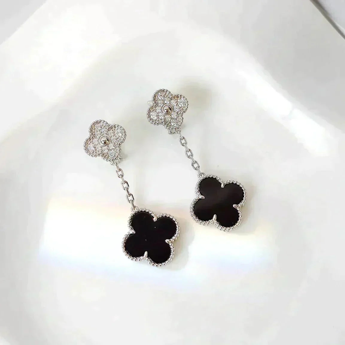 [AuraEcho]CLOVER 2 MOTIFS  DIAMOND ONYX EARRINGS SILVER
