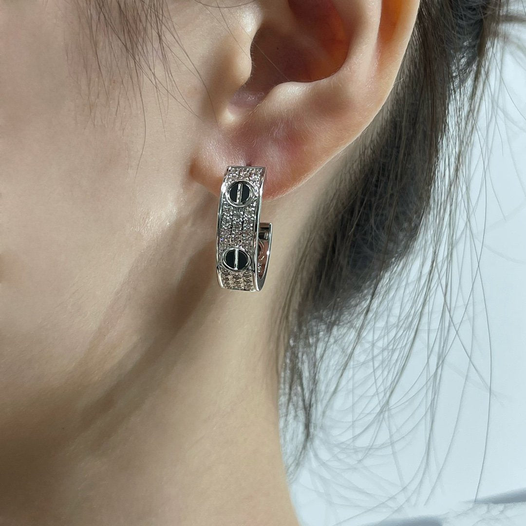 [AuraEcho]LOVE CERAMIC DIAMOND PAVED SILVER EARRINGS